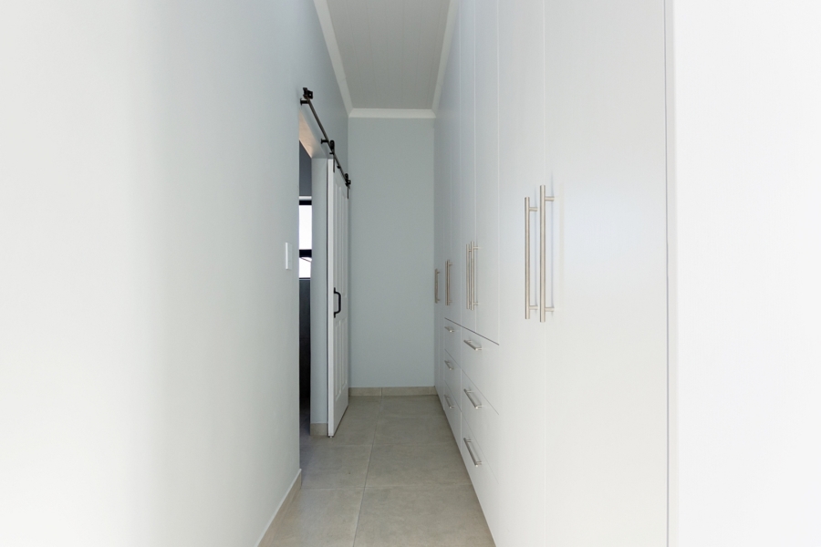 4 Bedroom Property for Sale in Da Gama Bay Western Cape